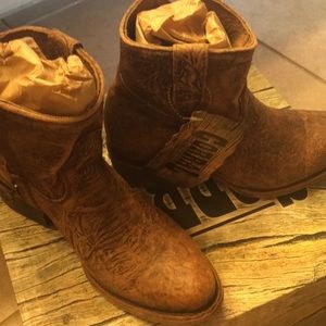 🆕 Vintage Corral women’s boots
